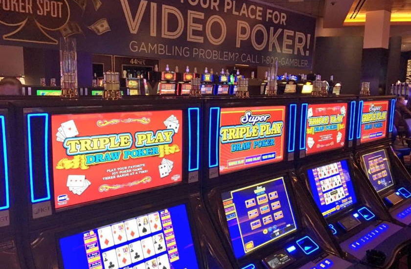 Live Poker vs Video Poker